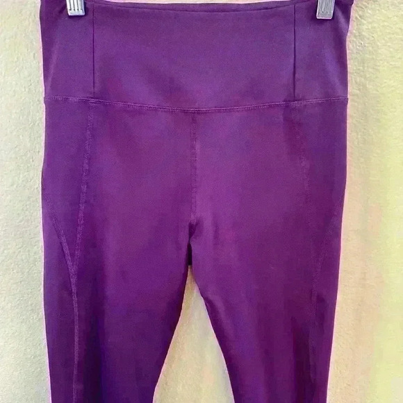 Girlfriend Collective #4012 High Waist Capri Legging Size Medium In Plum EUC! - Picture 6 of 8